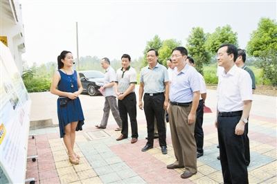 一行到杨庙镇文化站调研文化民生工程建管用情况,市政协副主席满铭安