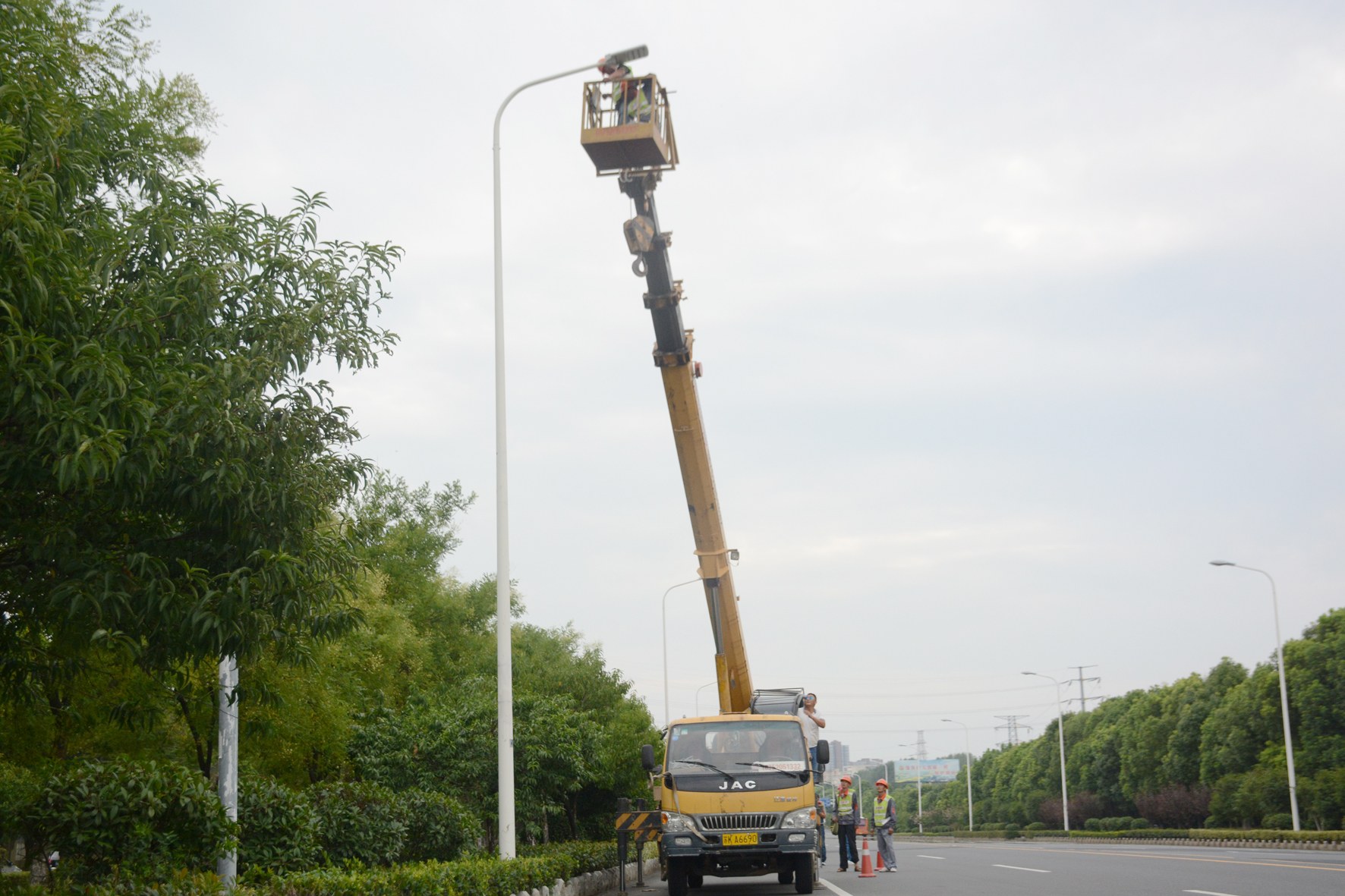 35条主次干道4440盏路灯将变身led