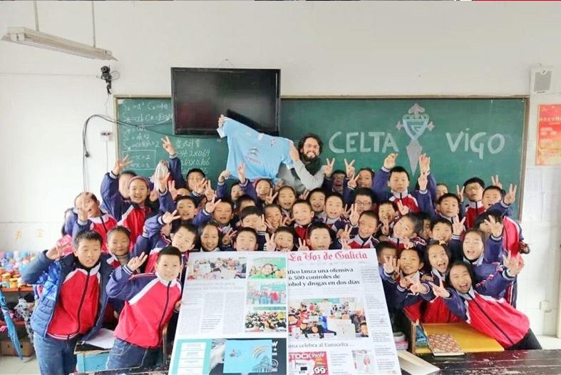 强!震龙小学荣登西班牙"新闻联播"