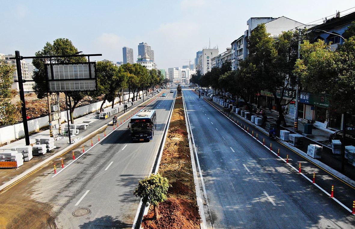 钱王街双向通车-今日临安