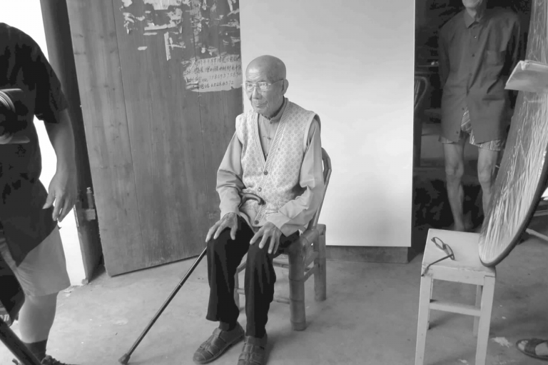 文峰论坛"送照进农村"活动第二站是深甽镇白岩村,由双坑村和乌糯