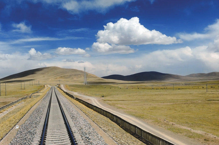 青藏铁路也是条风景线