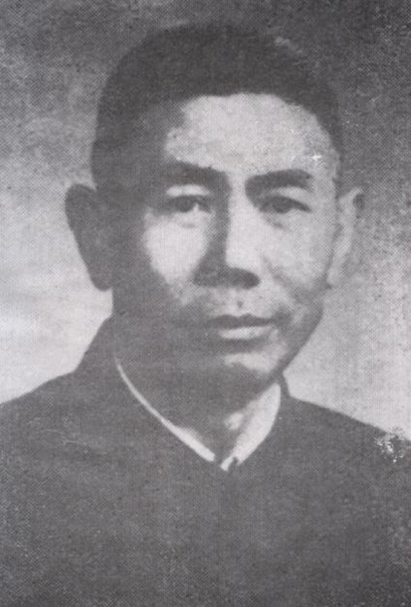 万金培.1941年,涟东县抗日民主政府成立,万金培同志任县长薛华甫.