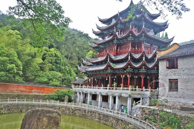 来高明寺 静静聆听钟声梵音