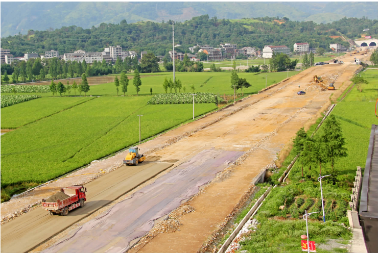 昆水公路加紧施工--新平阳报