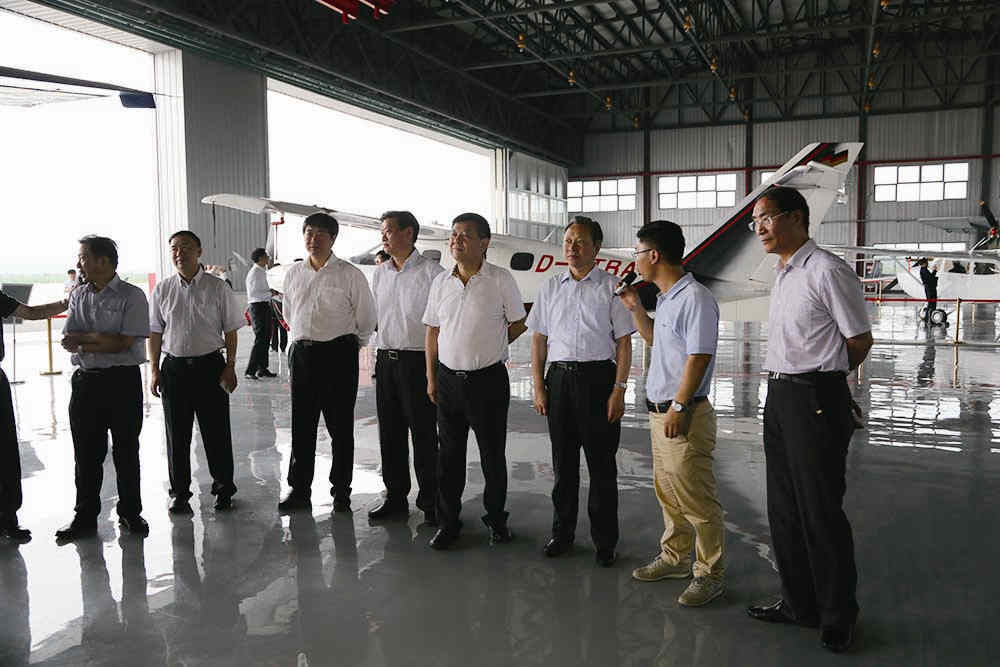 省人大代表视察新区航空产业--镇江新区管理委员会