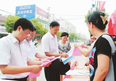 县委常委,常务副县长杨祥生,县人大常委会副主任王传法