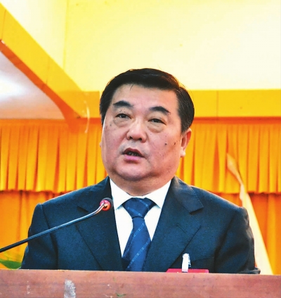 县长汤传信作政府工作报告大会会场阅读量:344本文字数:3274李军等县