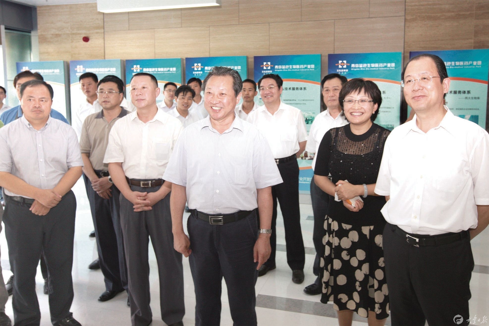 本报讯  昨天,盐城市委书记赵鹏率队在青岛拜访中国科学院海洋