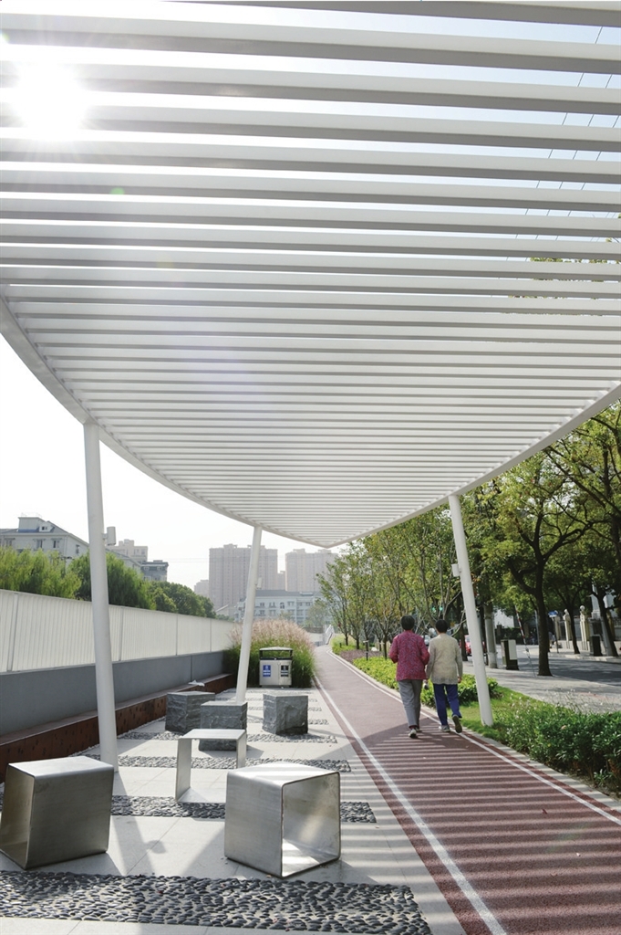 西泗塘西岸华丽"变身"生态景观走廊