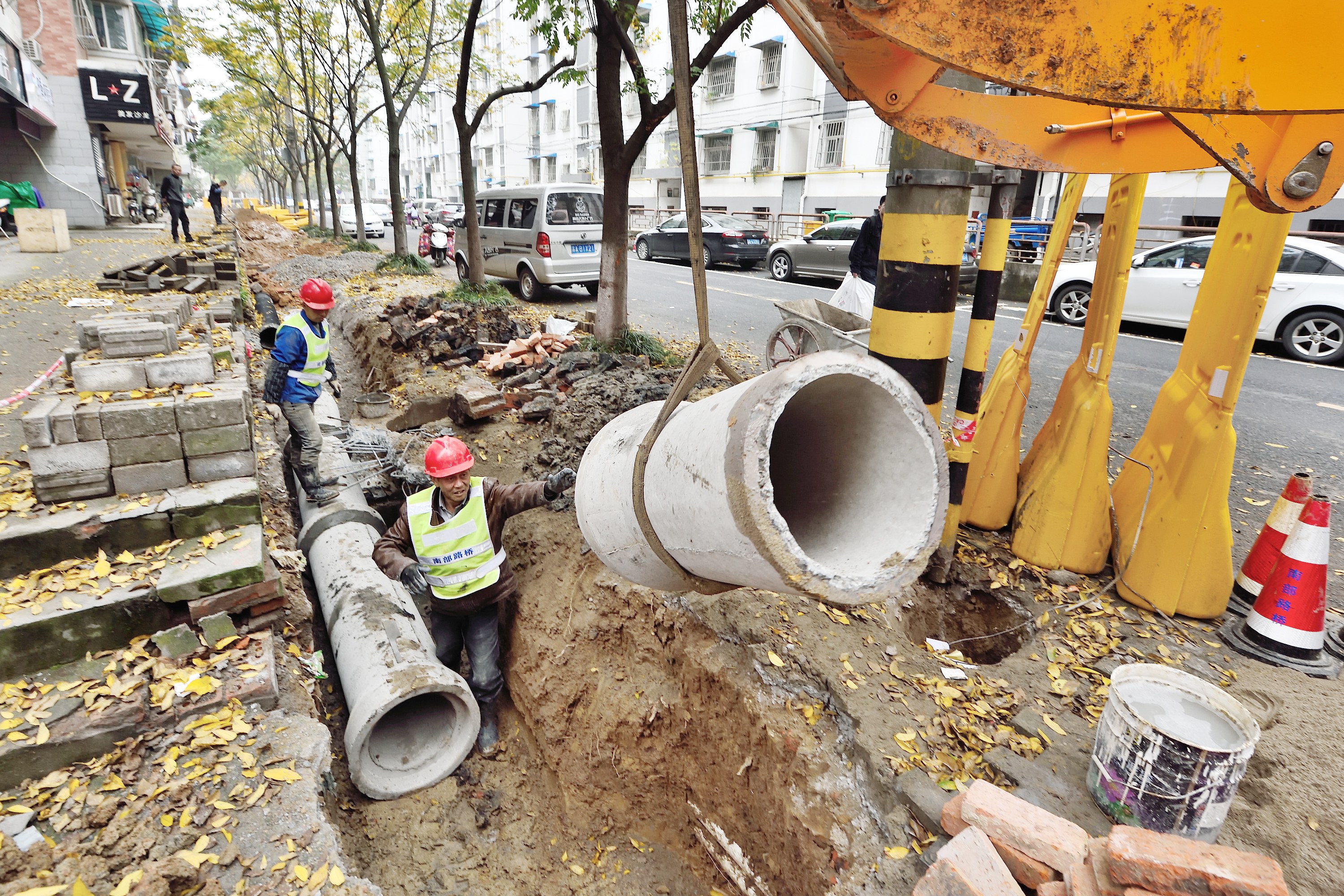 城區雨汙分流管網改造盡最大努力減少施工影響