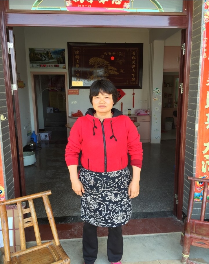 都说女人能顶半边天,家住誓节镇花鼓村老湾村民组的胡安萍便是如此