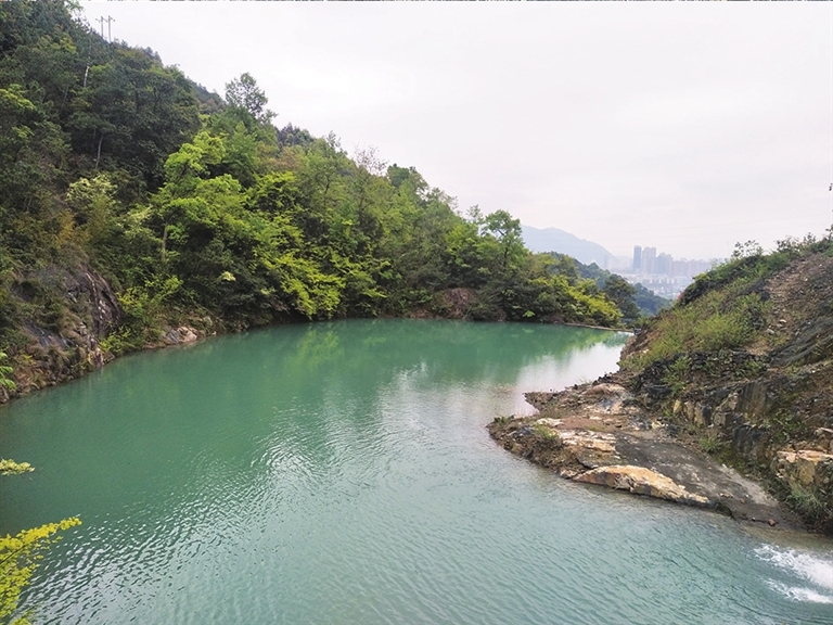 钟灵毓秀翠屏山