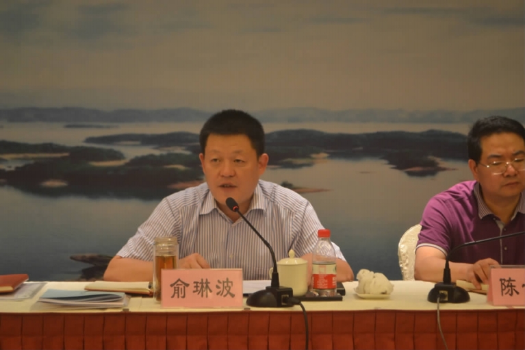 市委常委,政法委常务副书记 俞琳波