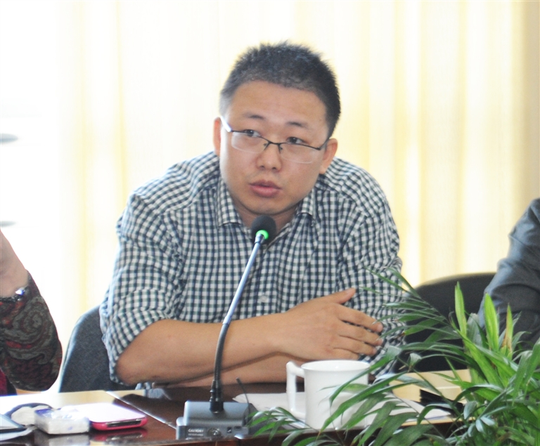 市新闻传媒中心副主任 蒋永华自媒体时代的到来,带来了传统传播格局的