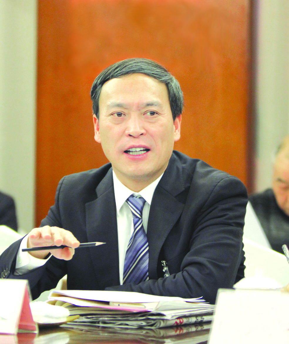 昨日下午,县委书记褚银良在参加县政协九届五次