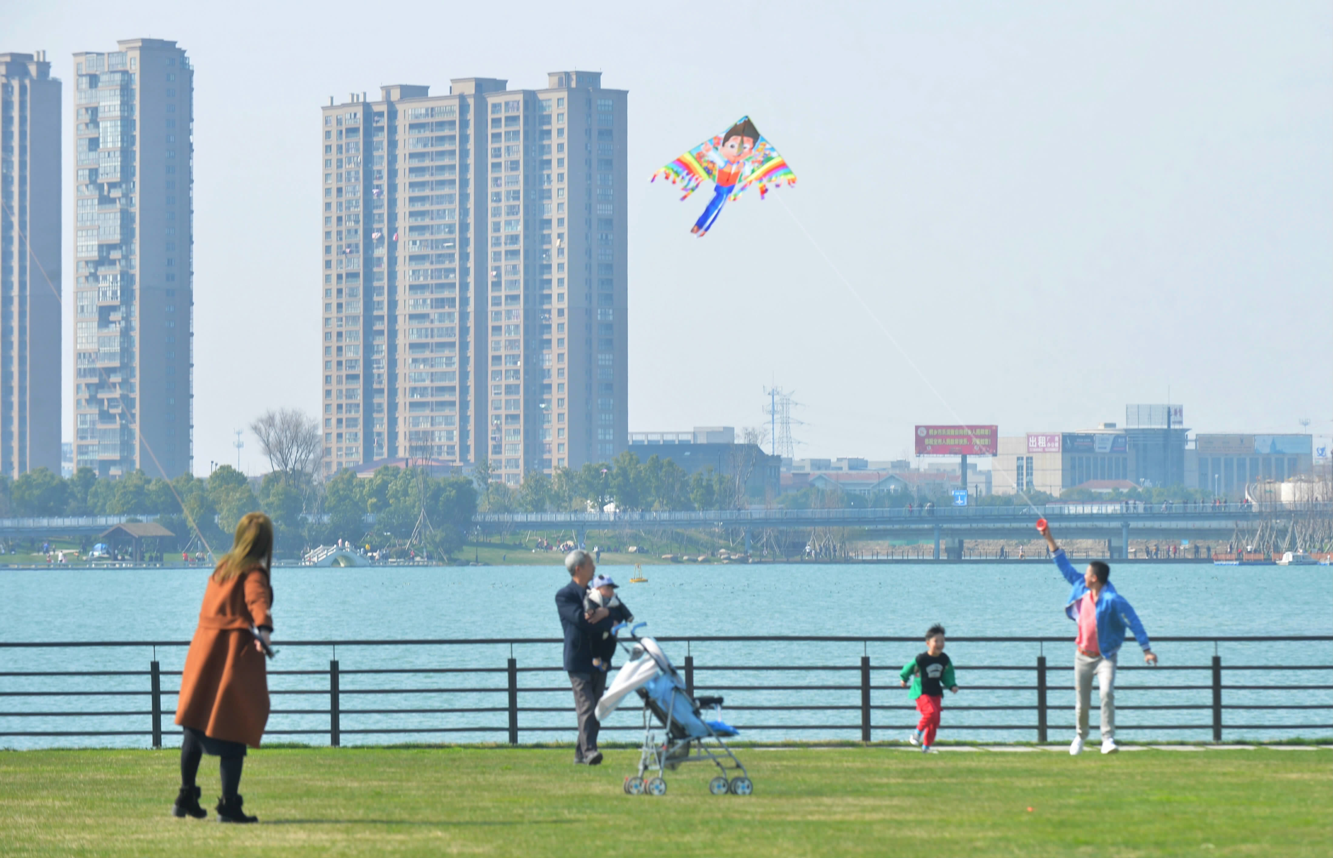 海口万绿园放风筝图片