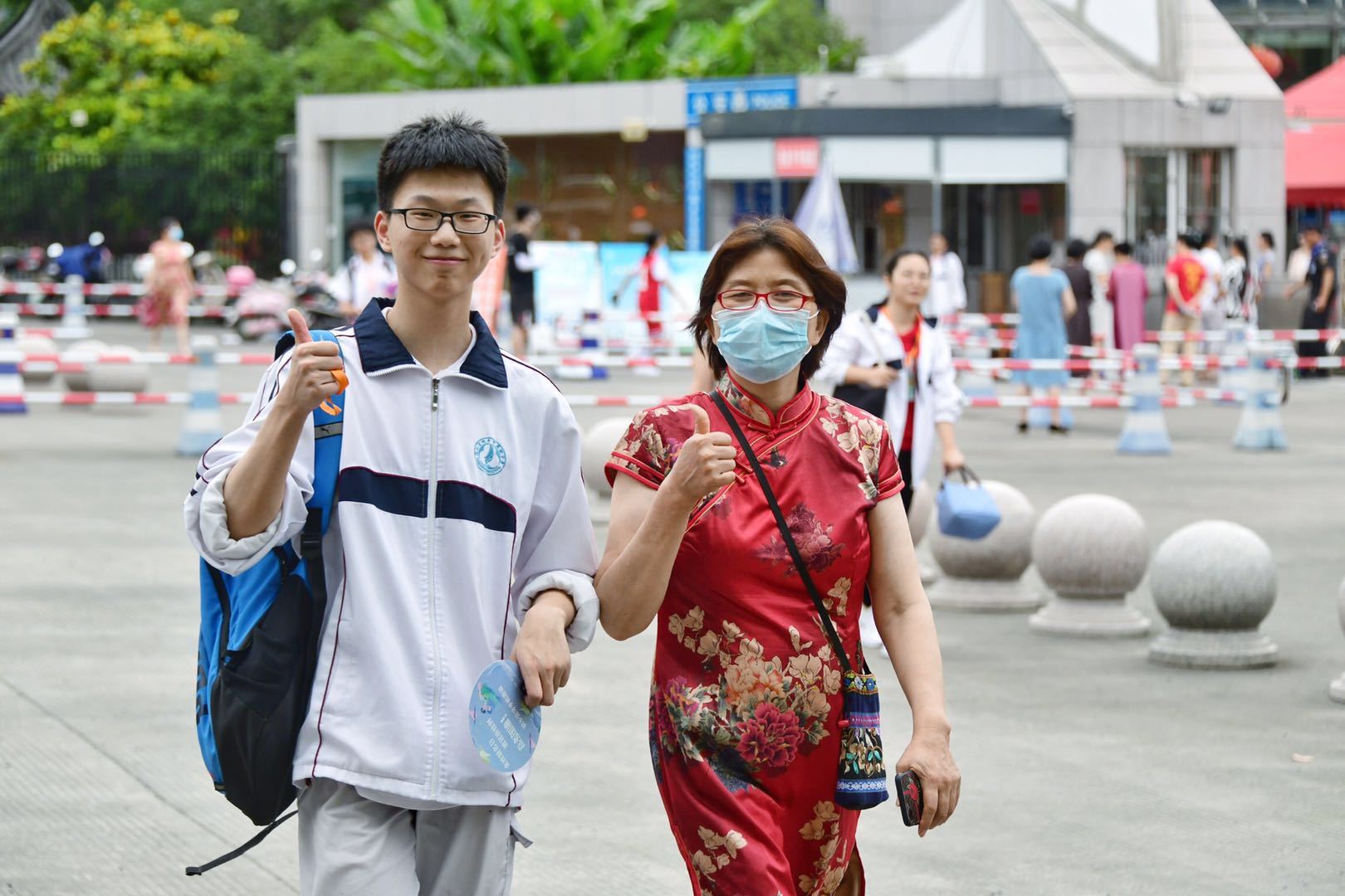 桐乡凤高校服图片