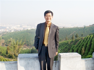 马建昌金山中学党总支书记,副校长