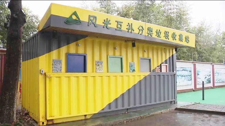 唐屹超 林鹍鹏)近期,无论是在社区还是在学校,大家都在关注垃圾分类