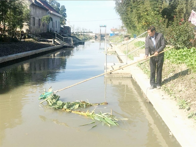 源头,要防控污水排放;地头,要防止农药化肥和养殖污染;岸头,要防止