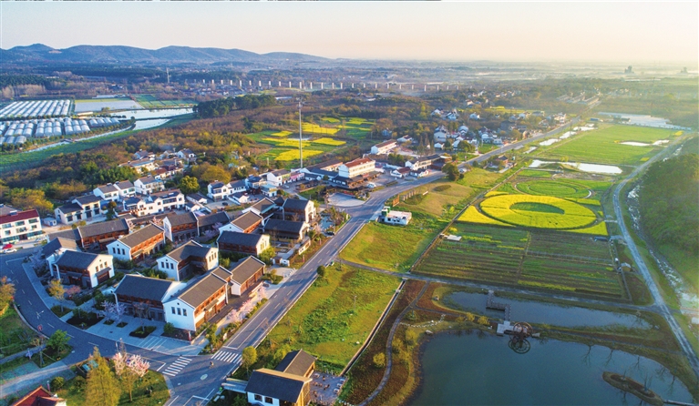实现了乡村"气质颜值"和百姓"幸福指数"双提升,一幅生态宜居,产业兴旺