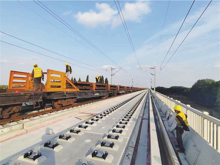 南沿江城际铁路金坛段铺轨完成--金坛日报