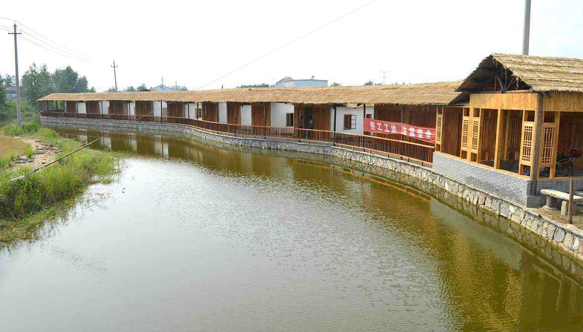 金雞坨生態農莊項目位於紅窯鎮夏樓村,由金雞蕩旅遊發展有限公司投資