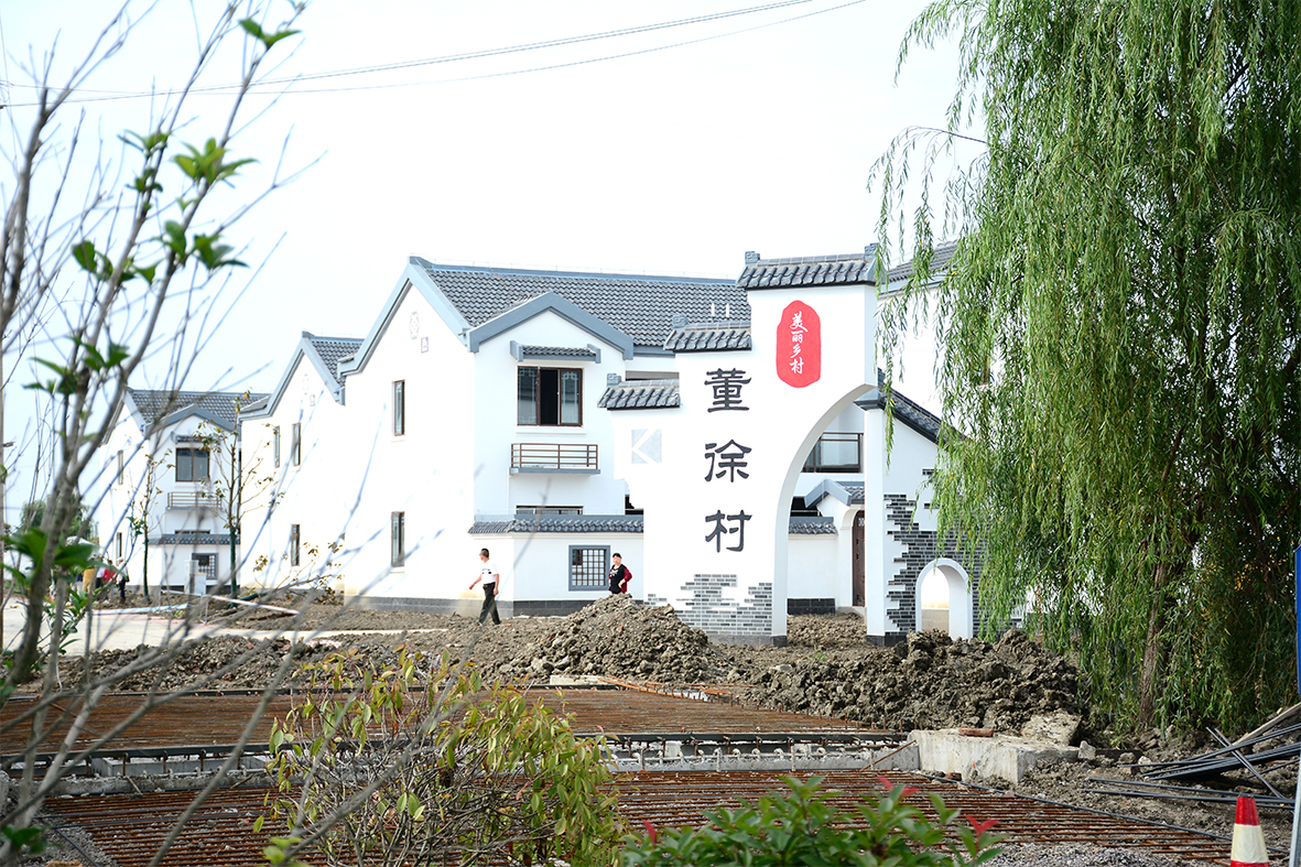 建湖县董徐村面貌海安市元鸿木雕艺术馆工人加工现场海安市文化艺术