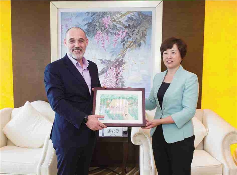 潘云芳会见以色列驻沪总领馆总领事柏安伦