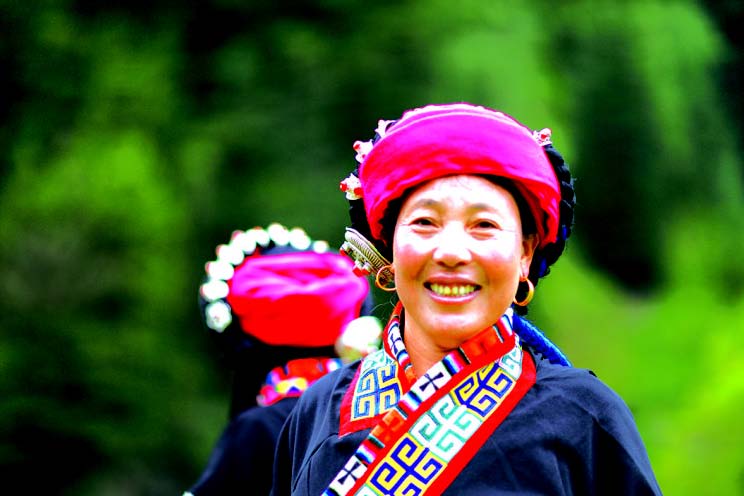 小姓乡羌族妇女头饰与其它地方的羌族妇女略有区别