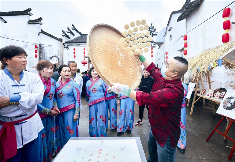 江南古村开启 "三月三"民俗大典