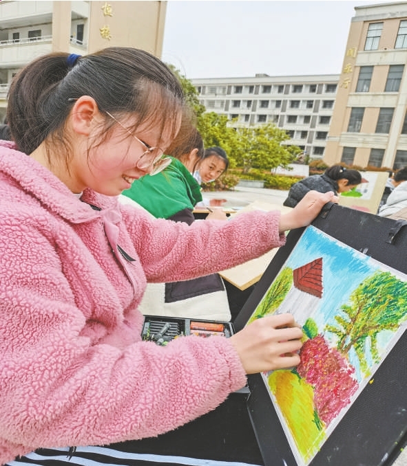 金郊初中举办首届美术现场绘画比赛