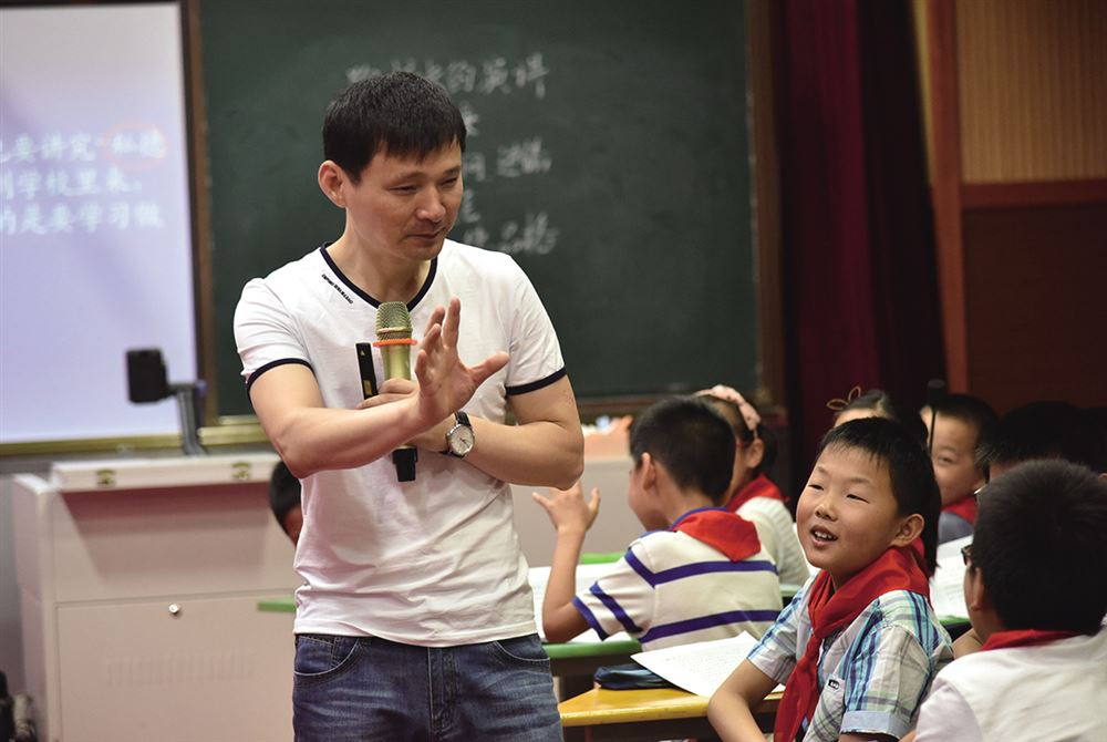 管建刚:"书不是写出来的,而是干出来的"