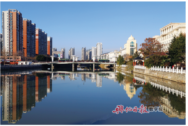 今年以来,市住建局持续对沧浪河区域周边道路,公园花木实施整治提升